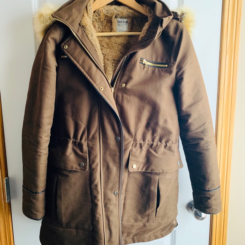 Zara coat with fur in size M
